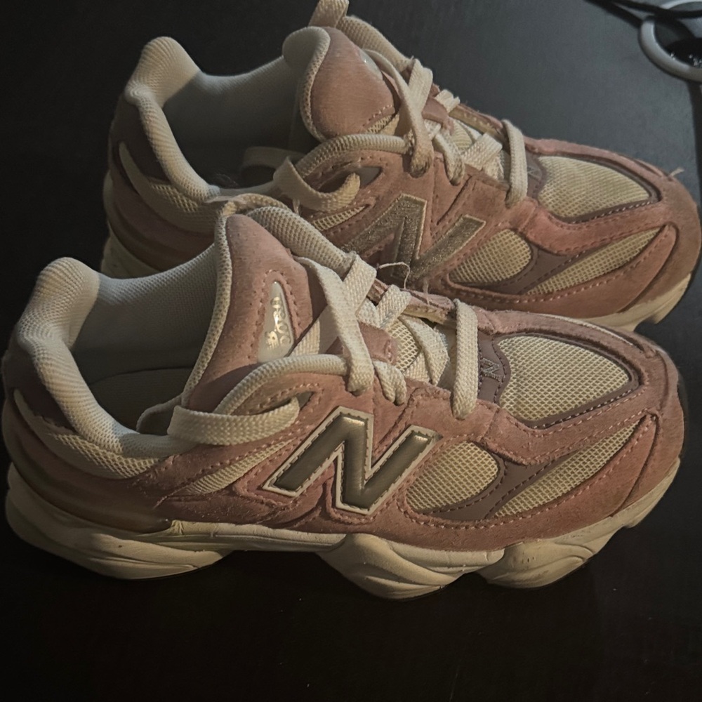 New Balance Kids Pink Suede & Cream Mesh Sneakers